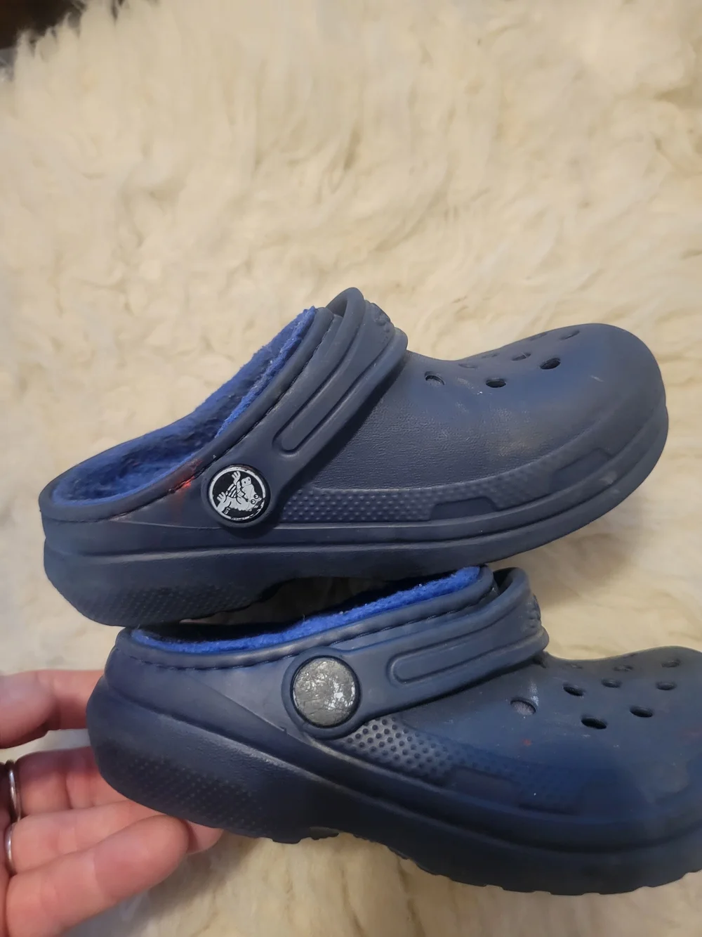 CROCS Kids Navy Blue Fleece-Lined Clogs